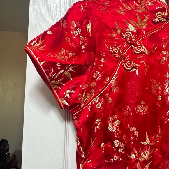 Women's Elegant Red Oriental Floral Dress - Picture 8 of 10